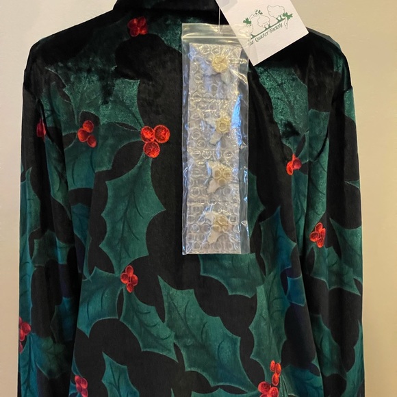 New Quaker Factory S Velvet HollyBerry/Jewel Button Down with Holly ButtonCovers - Picture 6 of 10